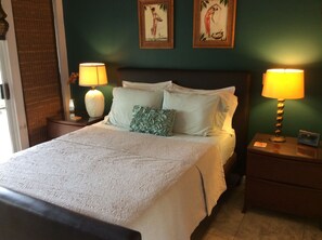 Relaxing Queen sized bed