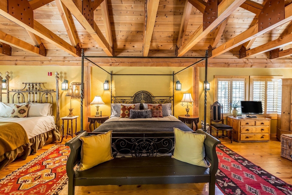 Beautiful One Of A Kind Downtown Minturn Apartment Minutes To Vail Minturn