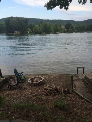 Waterfront fire pit, shallow swimming, and great fishing