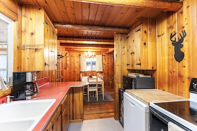Luxurious log cabin getaway at White Pass