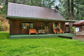 Drive up to your cabin getaway in the woods!