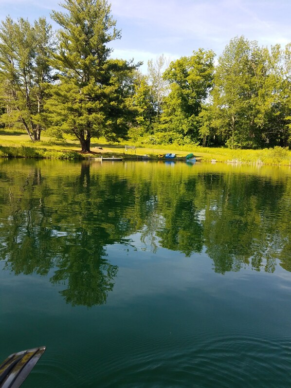 PRIVATE POND ALL TO YOURSELVES! KAYAKS, PEDAL BOAT, FLOATS & WATER LOUNGERS!!