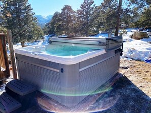 FreshWater® Salt System Hot Tub