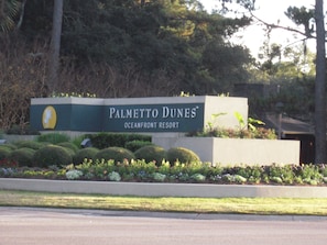 As you enter Palmetto Dunes Oceanfront Resort from the main highway...