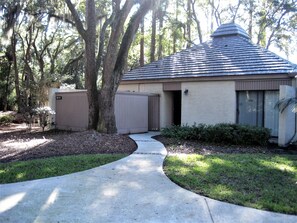 62 PLANTATION DRIVE, #157 HARBOURWOOD VILLA, NO STAIRS, END UNIT, PARK IN FRONT.