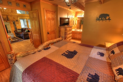 Mooseberry Ridge**1/2 mile to PKWY*Close to Dollywood/Outlets*FREE Wi-Fi**HotTub