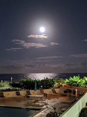Breathtaking nighttime views!
