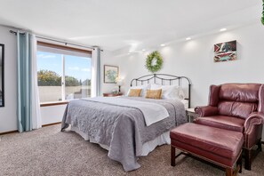 "Very comfortable bed, nice and quiet" Review by Richard*****
