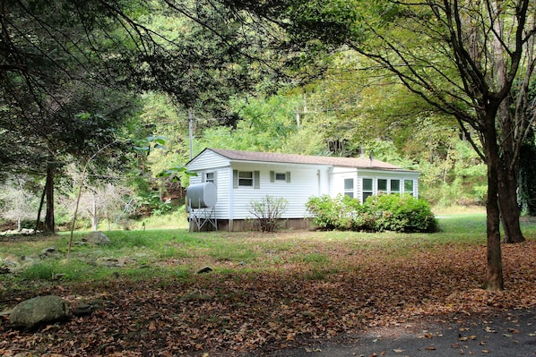 White Oak Canyon Cottage - front view