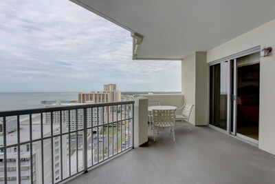 "Magnificent Ocean view" 3 Bedroom Condo For Golf Enthusiasts And Beach Love 