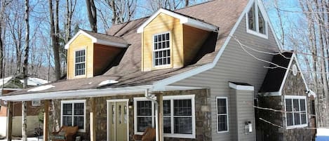 Cannon Lodge - front porch