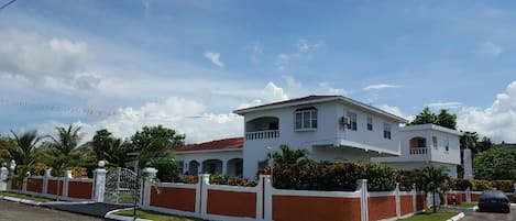 The Elegant Hill Sea View
By The Caribbean Sea