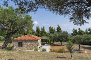 Stone built. Amid olive and pine trees. Photo by Barbara Werren