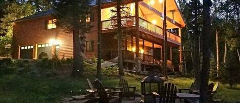 Welcome to Elk Glade. A mountain lodge of your very own