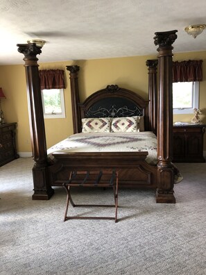 KING POSTER BED
