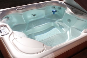 Private Hot Tub awaits you...it's cleaned after every visit!