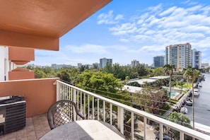 Balcony with seating