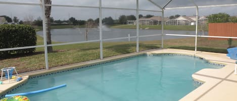 Beautiful Sunny Private Pool ( Heatable)