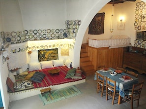 Archangelos Rhodes "Serafi" home - Treasure of local Tradition.