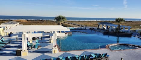 Resort club drinks food poolside jacuzzi toddler, walkover habitat 2beach