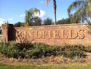 Beautiful Lindsfields neighborhood