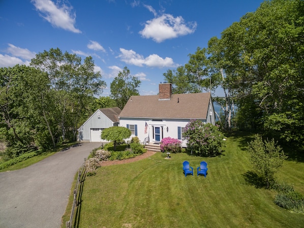 Orr's Island Cottage
located on Harpswell Sound-waterfront with a dock