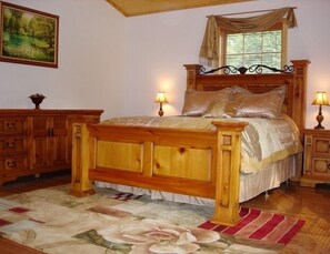 Master BR- queen bed, full bath, satellite TV