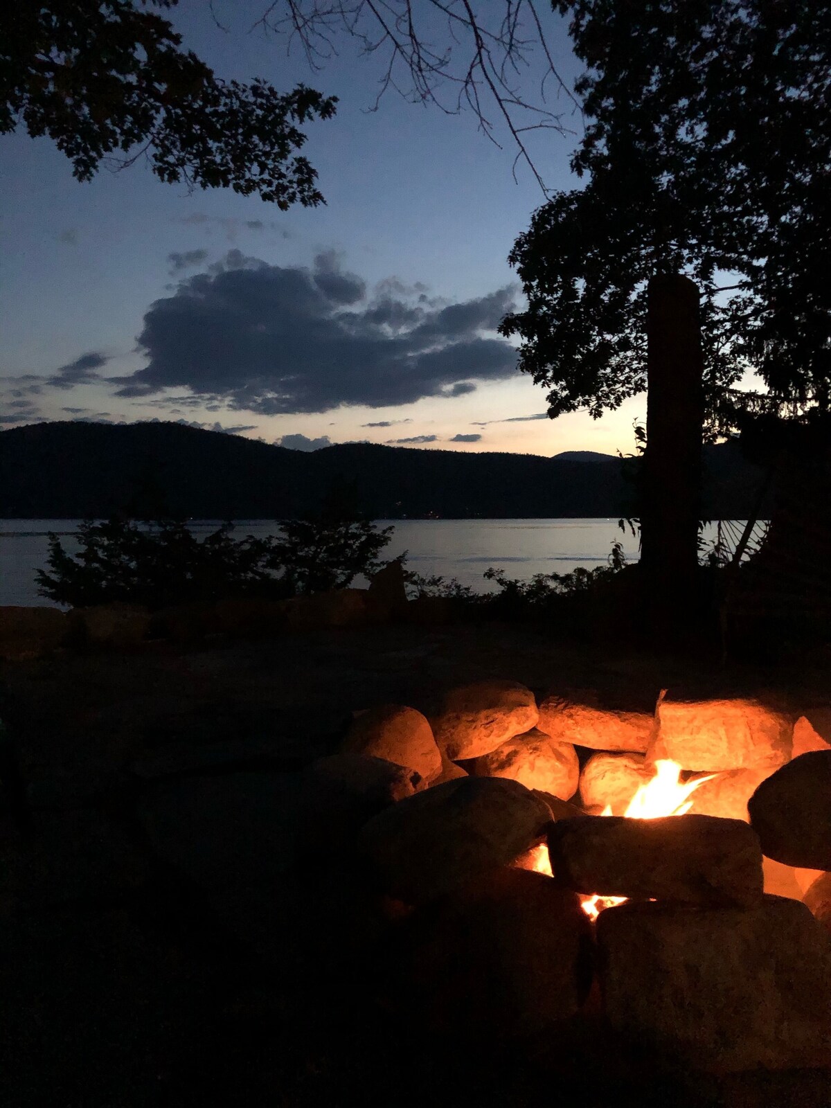 Beautiful & Peaceful Lake George Waterfront with Awesome Sunsets. Beach Nearby!