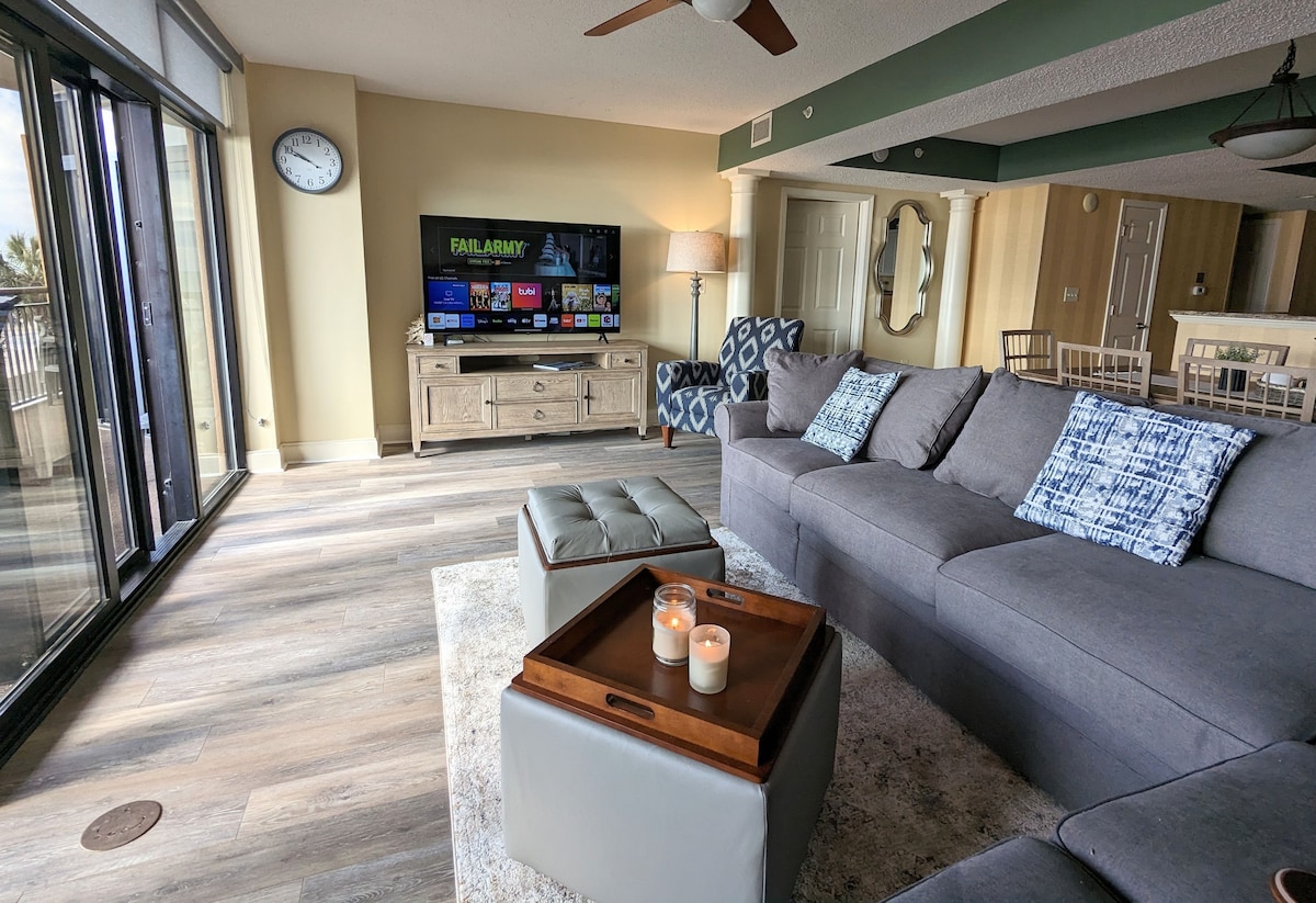 Book Our Newly Renovated 3 Bedroom Oceanfront Island Vista Gem
