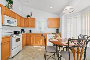 Kitchen with Breakfast table