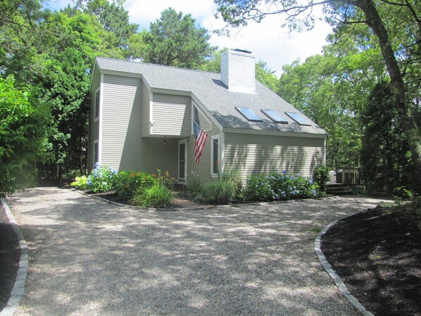 Welcome Home! Note the large driveway and the privacy!