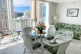 Fantastic Views, Prime Location, No resort fees, Wifi included