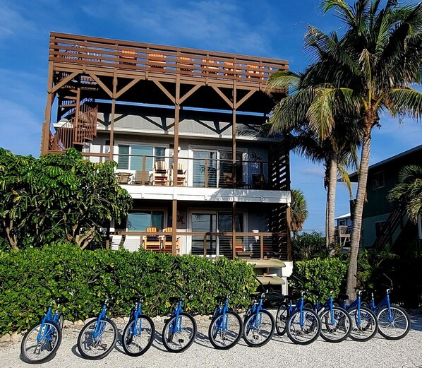Just a 30 second walk to the beach path and stunning views of The Gulf & Beach!