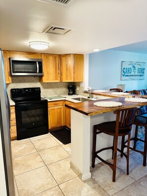 Full size kitchen