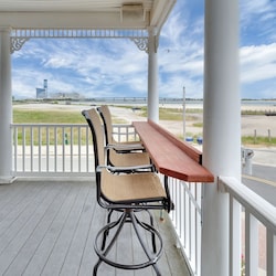 ❤️Experience 5 Large Decks across 4 stories! With panoramic unobstructed views!!