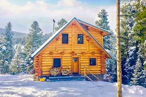 “The ultimate mountain getaway! ‘We couldn’t recommend it more highly!" - Leah