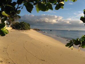 Hausstrand am späten Nachmittag