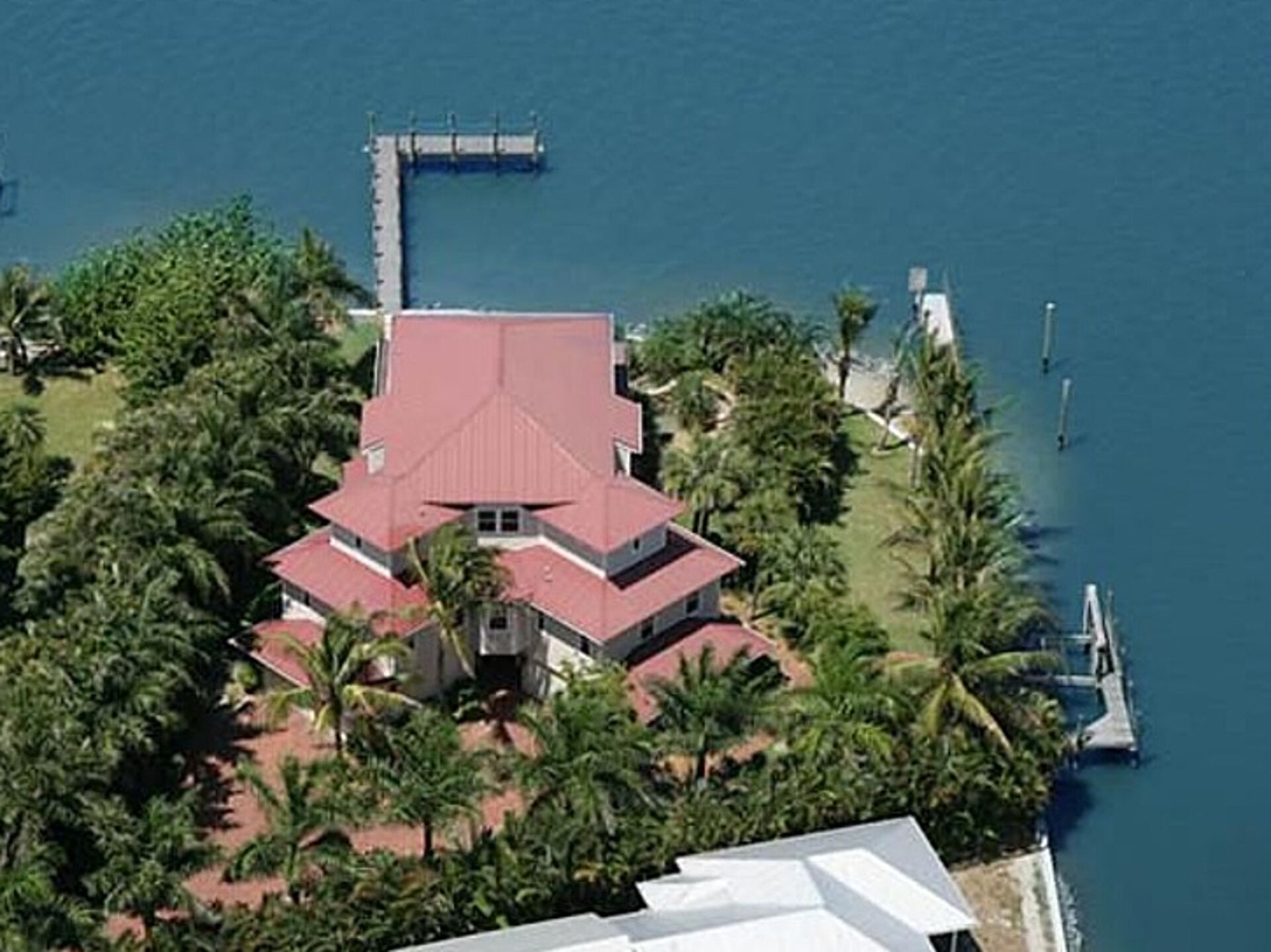 ·· Tropical Island Hacienda ·· Bayfront Luxury Estate ·· Tropical Island Hacienda ·· Bayfront Luxury Estate