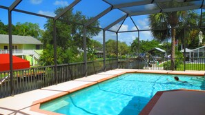 Pool with bench seating