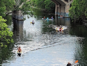 Path to see this is less than a block away. River to Lake. Please see map.