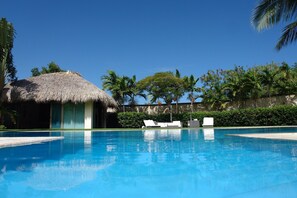 Garden and playroom from pool