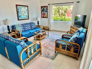 Living area (with queen sleeper sofa)