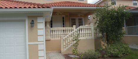 Street view of the 4 bedroom, 3.5 bathroom Manta