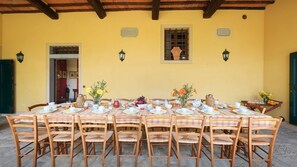 Outdoor dining