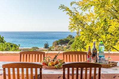 * OFFER * Independent villa 150m from the beach of Kal'e Moru, (Geremeas), close to Villasimius and the best beaches of South Sardinia.