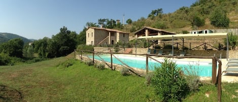 View showing rural location of Casa Collina and proximity to pool