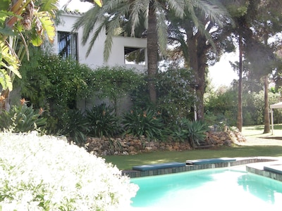 Villa con piscina climatizada cerca de la playa
