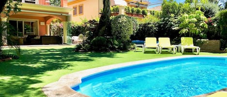 Heated pool 3x6  in beautiful tropical garden (400sqm) 