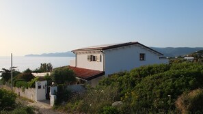 Villa within 130m of the sea