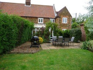 Rear, BBQ, outside dining area